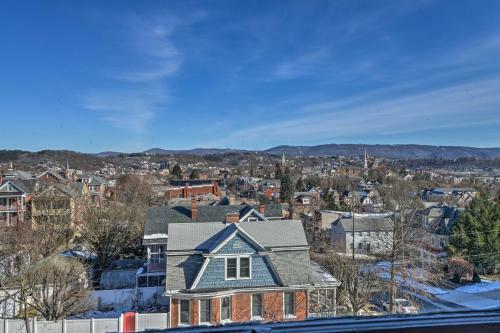 Historic Cumberland Home With Deck And Valley View!