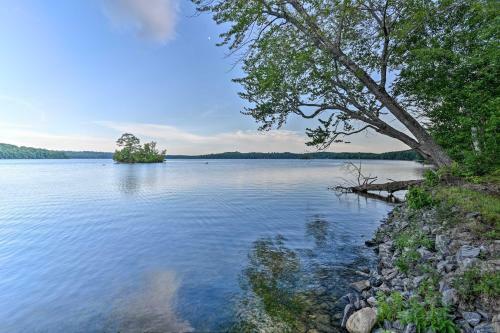 Life On The Lake With Private Dock And Fire Pit!