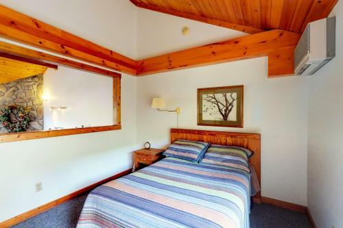 Bear's Den At Sunplace