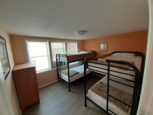 Atlantic Breeze Motel & Apartments
