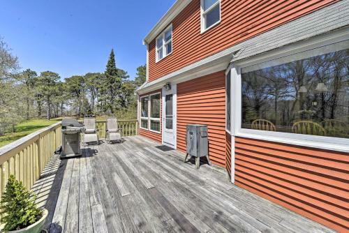 Chilmark House With Sunroom On Marthas Vineyard
