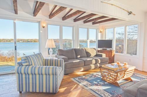 446 Waterfront Fun Awaits In This Huge Family Estate