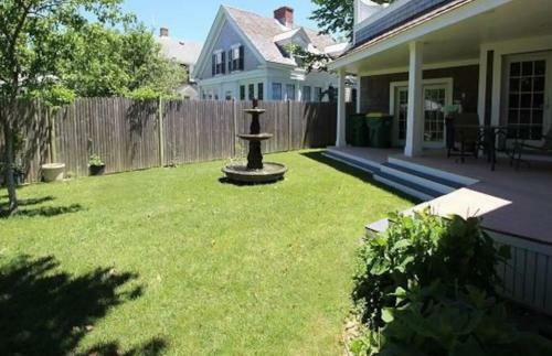 Edgartown Village - Close To Main Street Home