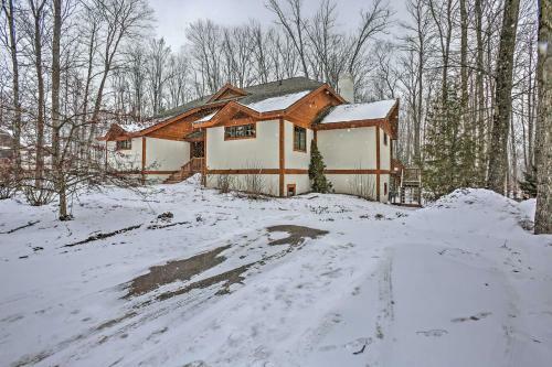 Boyne Falls Townhome With Forest Views-walk To Lifts!