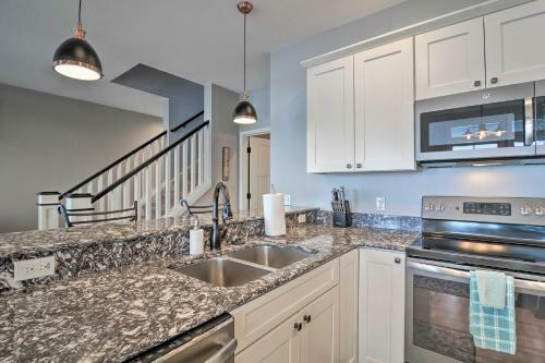 Lakefront Cadillac Home With Dock - Mins To Hiking