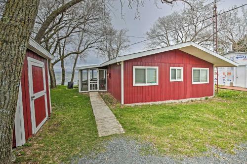 Lakefront Cottage Near Wineries And State Parks