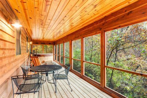 Kingfisher Cove Cabin 16
