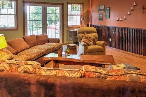 Apartamento Lakefront Deer River Apt With Dock, Fire Pit And Patio!