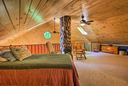 Trout Lake Cabin With Private Dock, Kayaks And Loft!