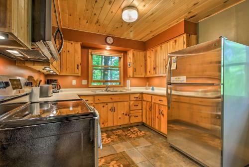 Trout Lake Cabin With Private Dock, Kayaks And Loft!