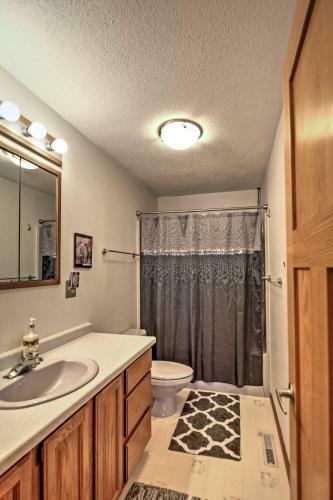 Quaint Duluth Hideaway With Private Fenced-in Yard!