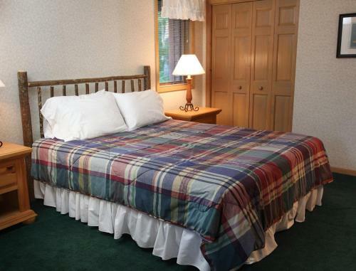 Beautiful Vacation Apartments On Serene Gull Lake