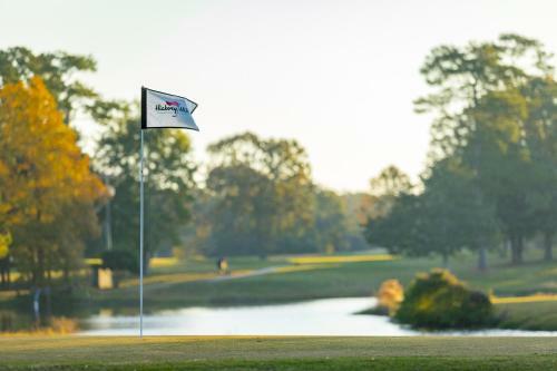 Hotel Crown Resorts At Hickory Hills
