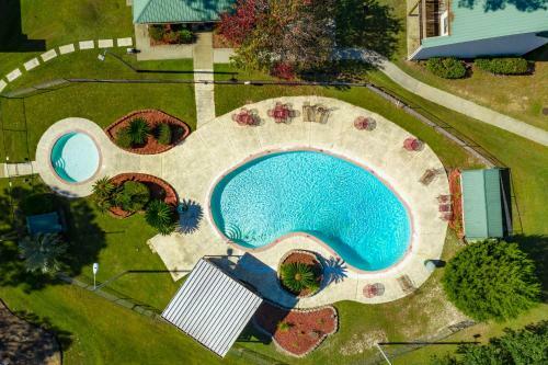 Hotel Crown Resorts At Hickory Hills