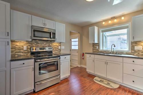 Rochester Home With Deck, 5 Min To Mayo Clinic!
