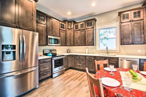 Lakefront Home With Private Dock-15 Mi To Walker