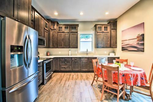 Lakefront Home With Private Dock-15 Mi To Walker