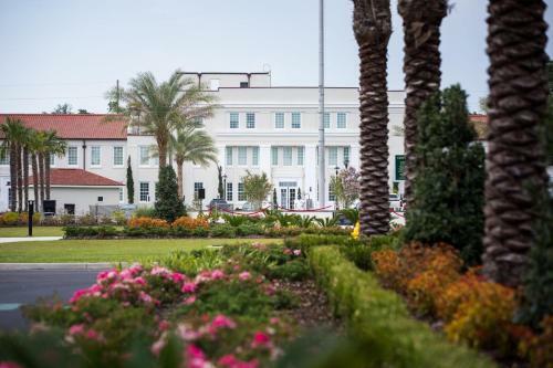 Hotel Grand Centennial Gulfport