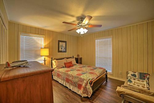 Charming Starkville House With Yard - 2 Mi To Msu!