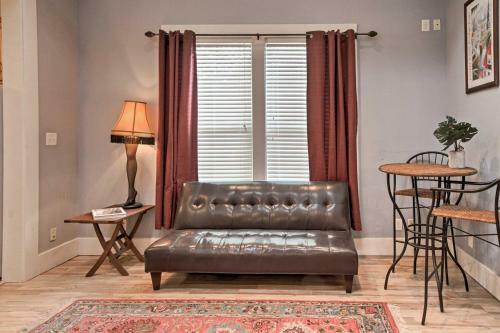 Historic Moss Point House With Loft - 6 Mi To Beach!
