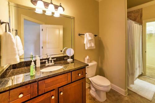 Bright Oxford Townhouse With Pool Access And Patio!