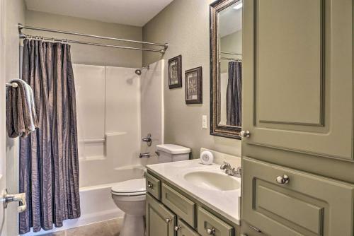 Apartamento Condo Amidst Branson Action With Pool And Golf!