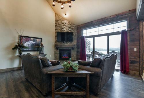 Luxury Lakefront Villa 2 Mi To Sdc Huge Pool Kayaks Dock
