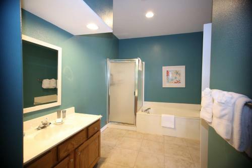Modern Condo By Entertainment District 2br Standard