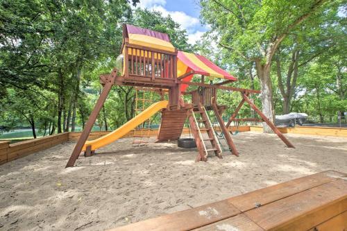 Apartamento Resort Condo - 4 Miles From Branson Landing!