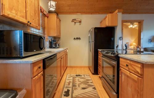 Grey Moose Lodge Cabin