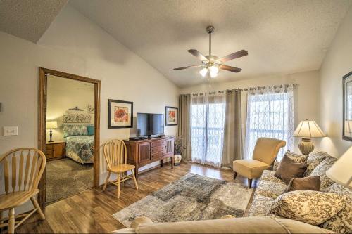 Apartamento Condo With Community Pool, 2mi To Silver Dollar City!