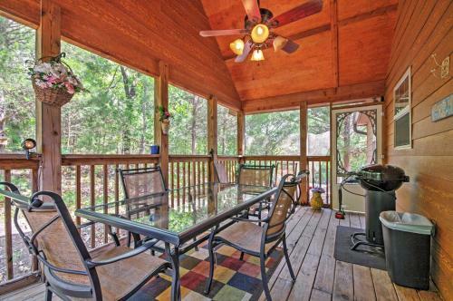 Branson Little Cedar Resort-style Cabin With Porch!