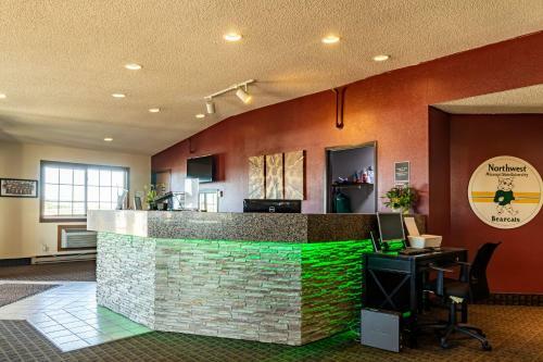 Hotel Bearcat Inn And Suites