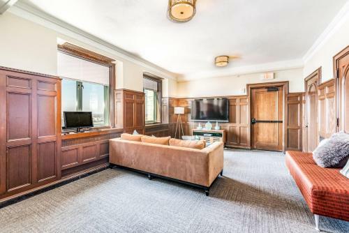 Jacuzzi In The Sky Luxe Condo By Cozysuites