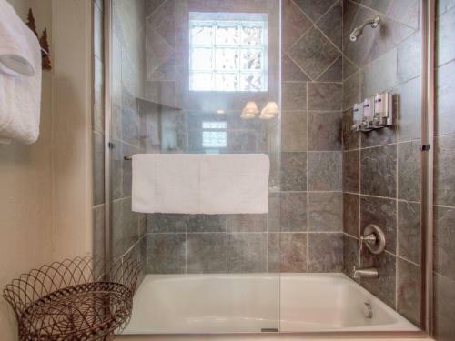 Indian Summer Homes By Big Sky Vacation Rentals