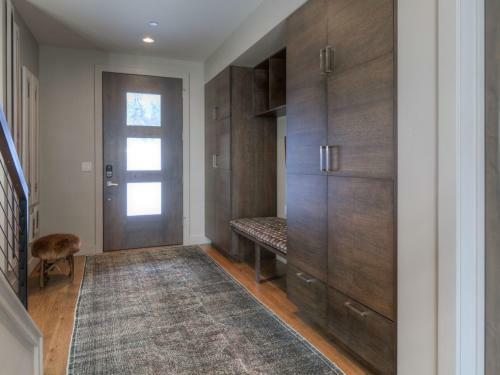 Silvertip Cabins By Big Sky Vacation Rentals