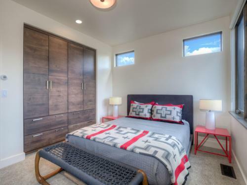 Silvertip Cabins By Big Sky Vacation Rentals