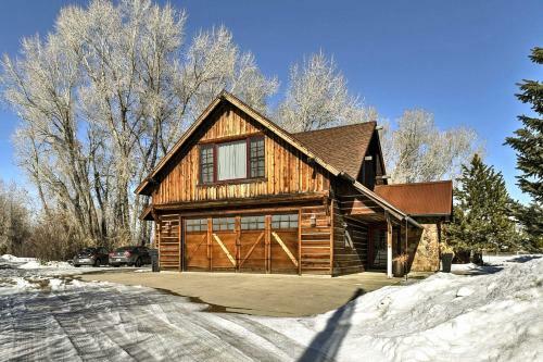 Secluded Luxury Home - 20 Mi To Bridger Bowl Ski!