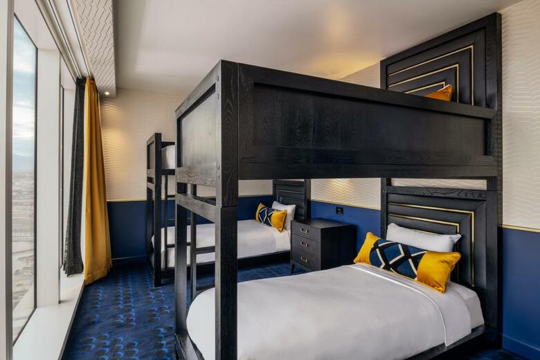 Hotel Circa Resort & Casino - Adults Only