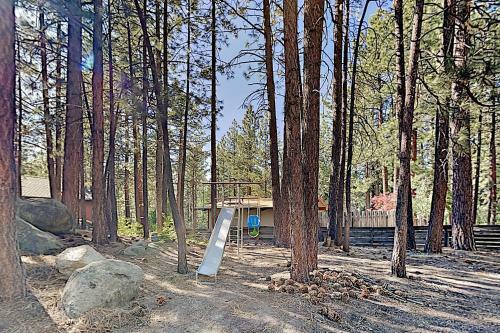 Immaculate Forest Home With Hot Tub - No Pets Home