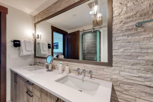 Luxury Lakefront At Tahoe Beach Club With Private Beach