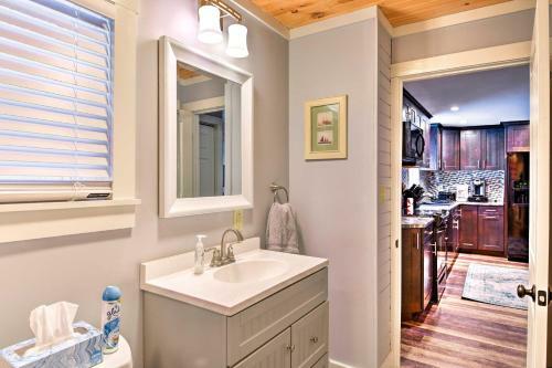 Remodeled Home 7 Miles To Cannon Mountain!