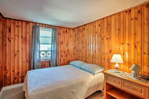 Hampton Cottage - Walk To Beaches And Marina!