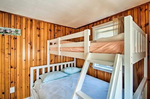 Hampton Cottage - Walk To Beaches And Marina!