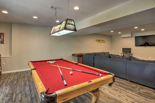 Gilford House With Deck And Grill - Mins To Beach!