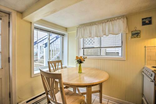 Apartamento Airy Coastal Getaway - Walk To Hampton Beach!