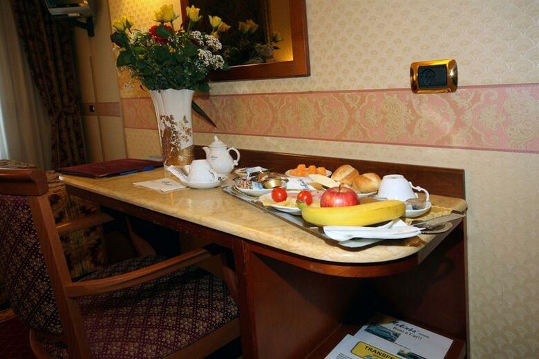 Mokinba Hotels King