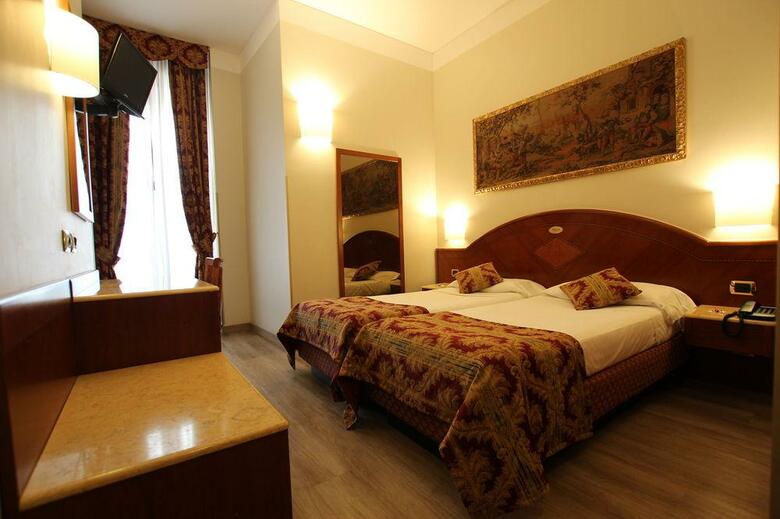 Mokinba Hotels King