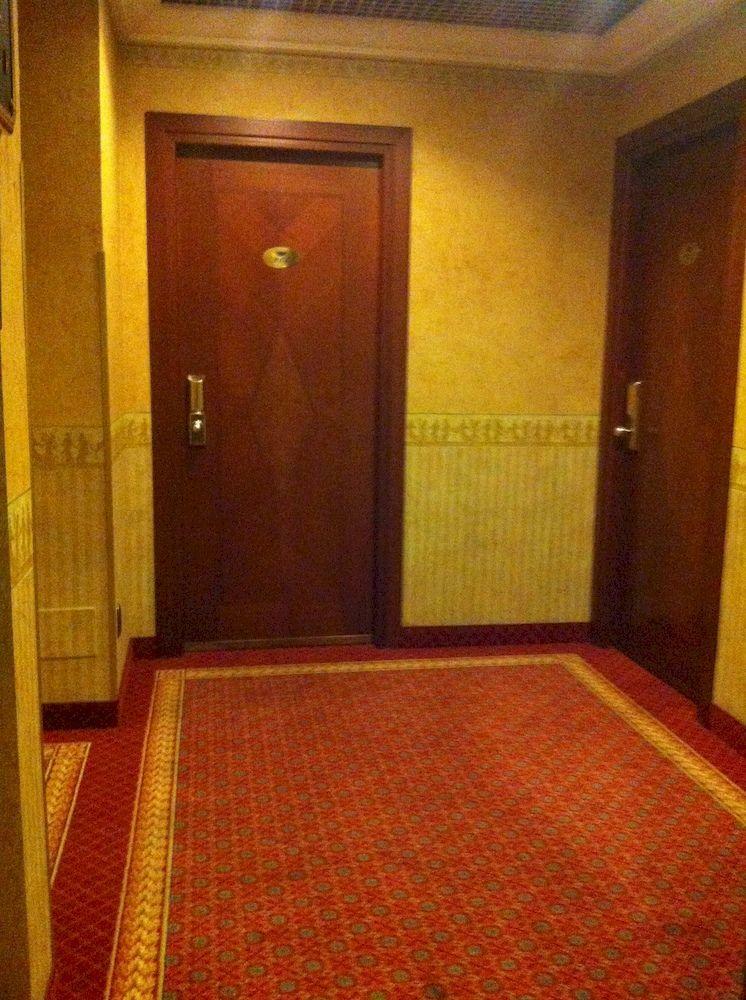 Mokinba Hotels King