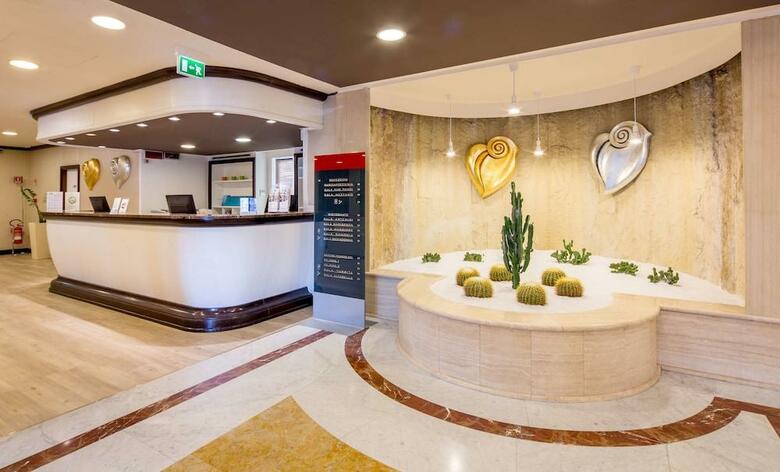 Hotel B4 Bologna Tower